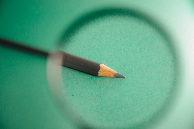 Vælg det rette forstørrelsesglas eller lup til dine læseopgaver