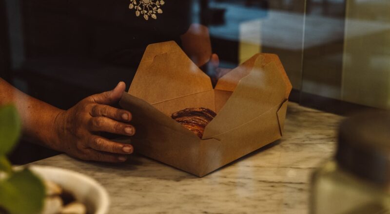 Miljøvenlig takeawayemballage: sådan vælger man grønnere løsninger uden at gå på kompromis